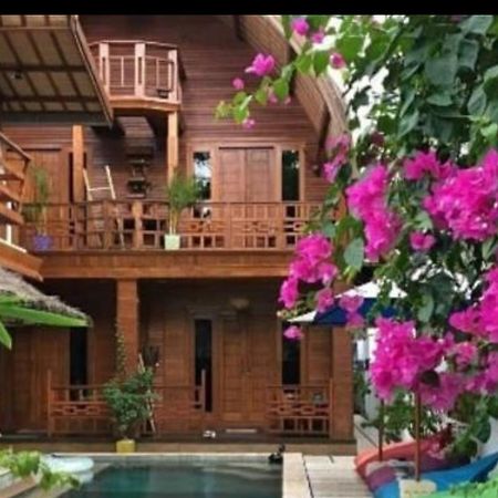 Gili T Sugar Shack Hotel กีลีตราวางัน ภายนอก รูปภาพ