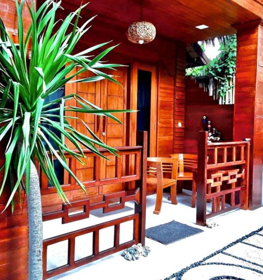 Gili T Sugar Shack Hotel กีลีตราวางัน ภายนอก รูปภาพ
