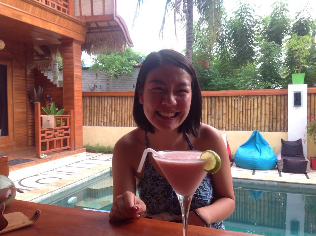 Gili T Sugar Shack Hotel กีลีตราวางัน ภายนอก รูปภาพ