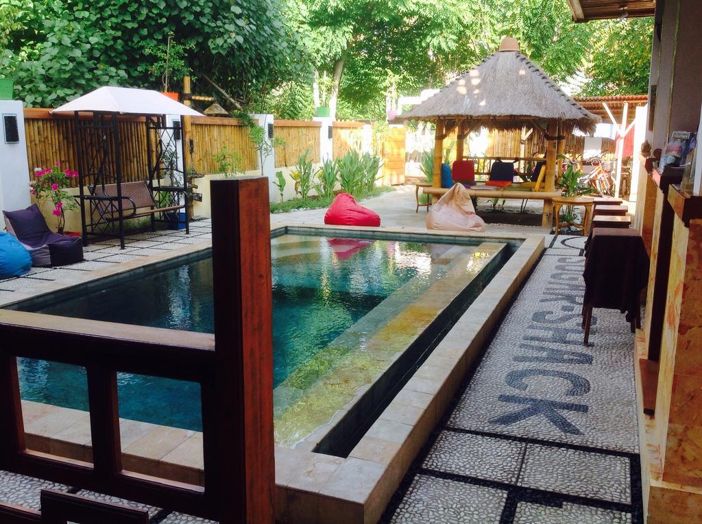 Gili T Sugar Shack Hotel กีลีตราวางัน ภายนอก รูปภาพ