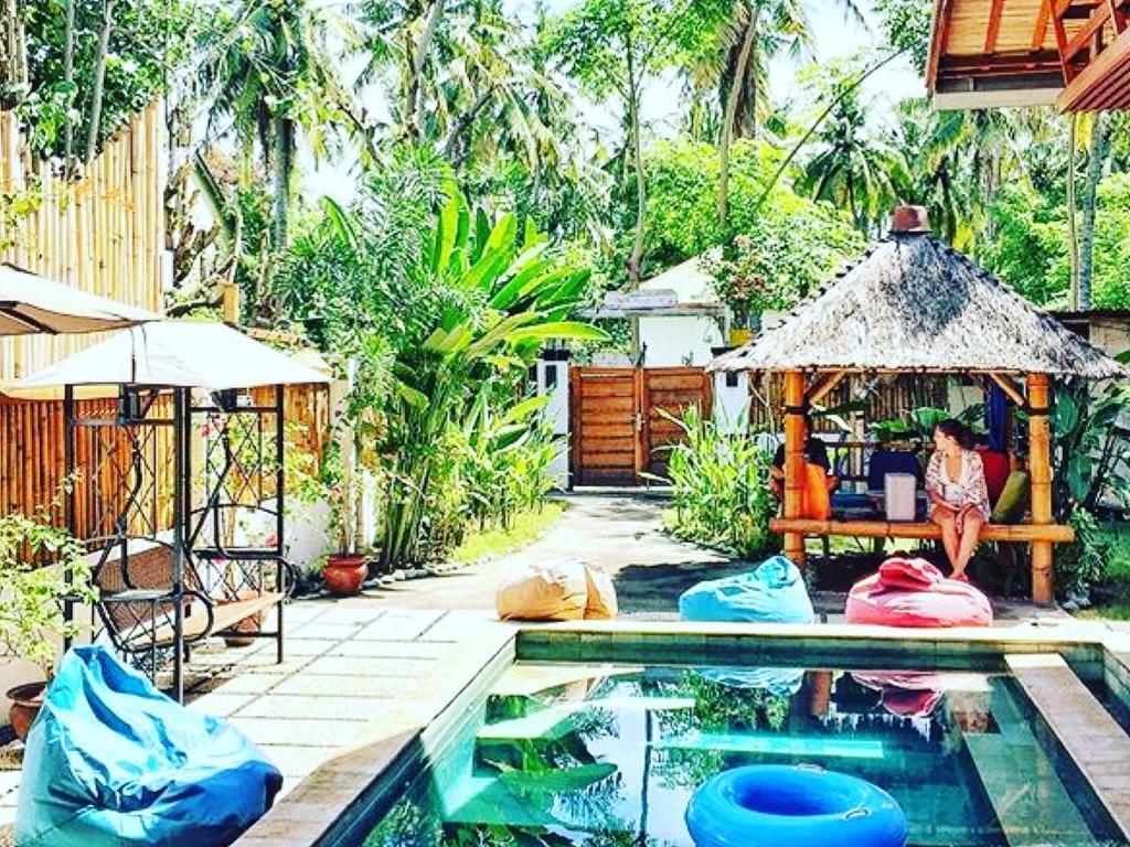 Gili T Sugar Shack Hotel กีลีตราวางัน ภายนอก รูปภาพ