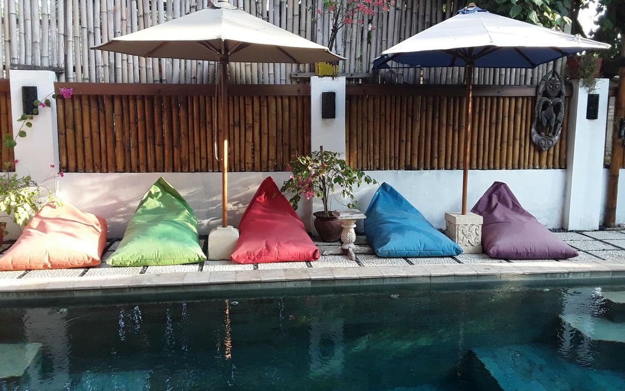 Gili T Sugar Shack Hotel กีลีตราวางัน ภายนอก รูปภาพ