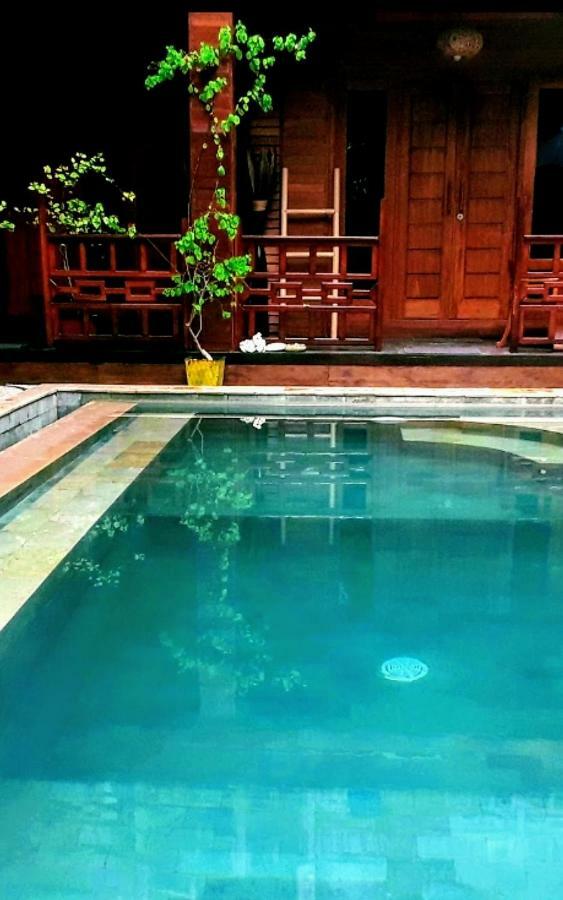 Gili T Sugar Shack Hotel กีลีตราวางัน ภายนอก รูปภาพ